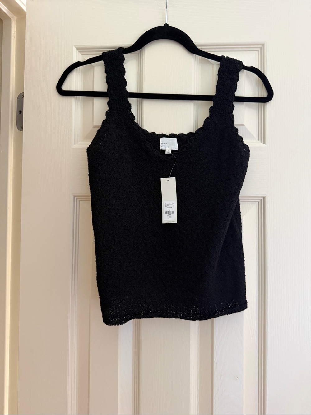 Francesca's Collections Black Textured Scallop Strap Tank